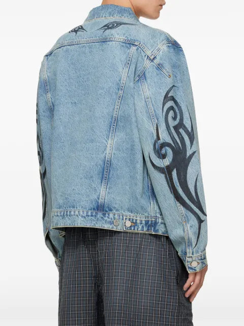 VETEMENTS graffiti graphic-print denim jacket
