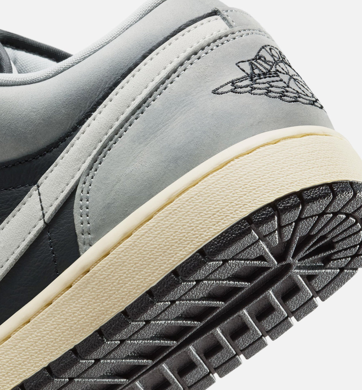 Air Jordan 1 Low SE - Men's Lifestyle Sneaker (Light Smoke Grey/White/Off Noir)