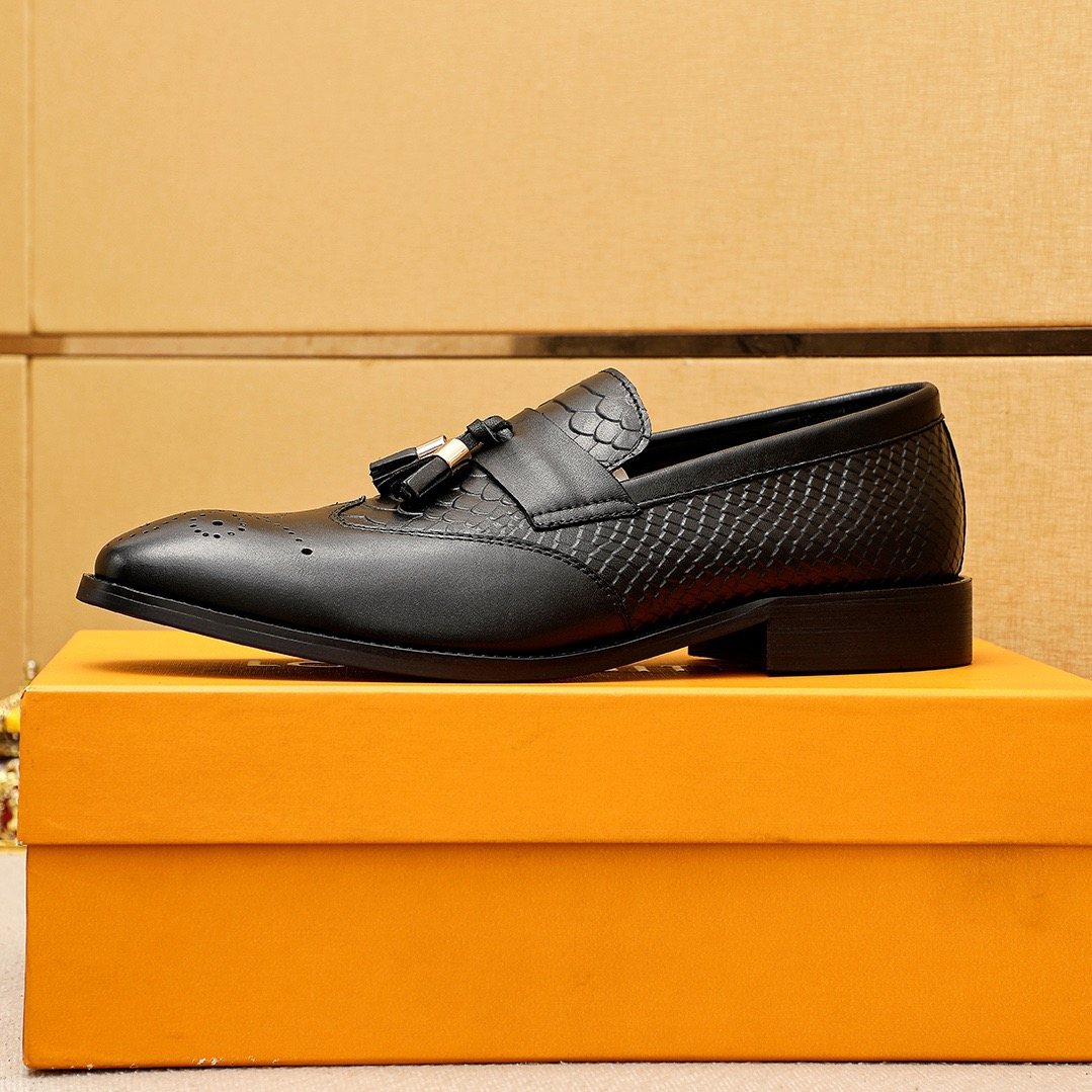 Louis Vuitton Black Textured Tassel Loafers